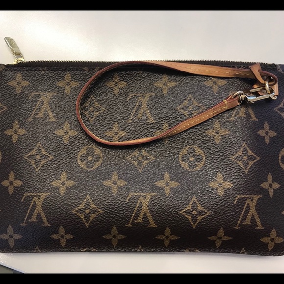 Louis Vuitton Handbags - Louis Vuitton Neverfull pouchette/ pouch wristlet